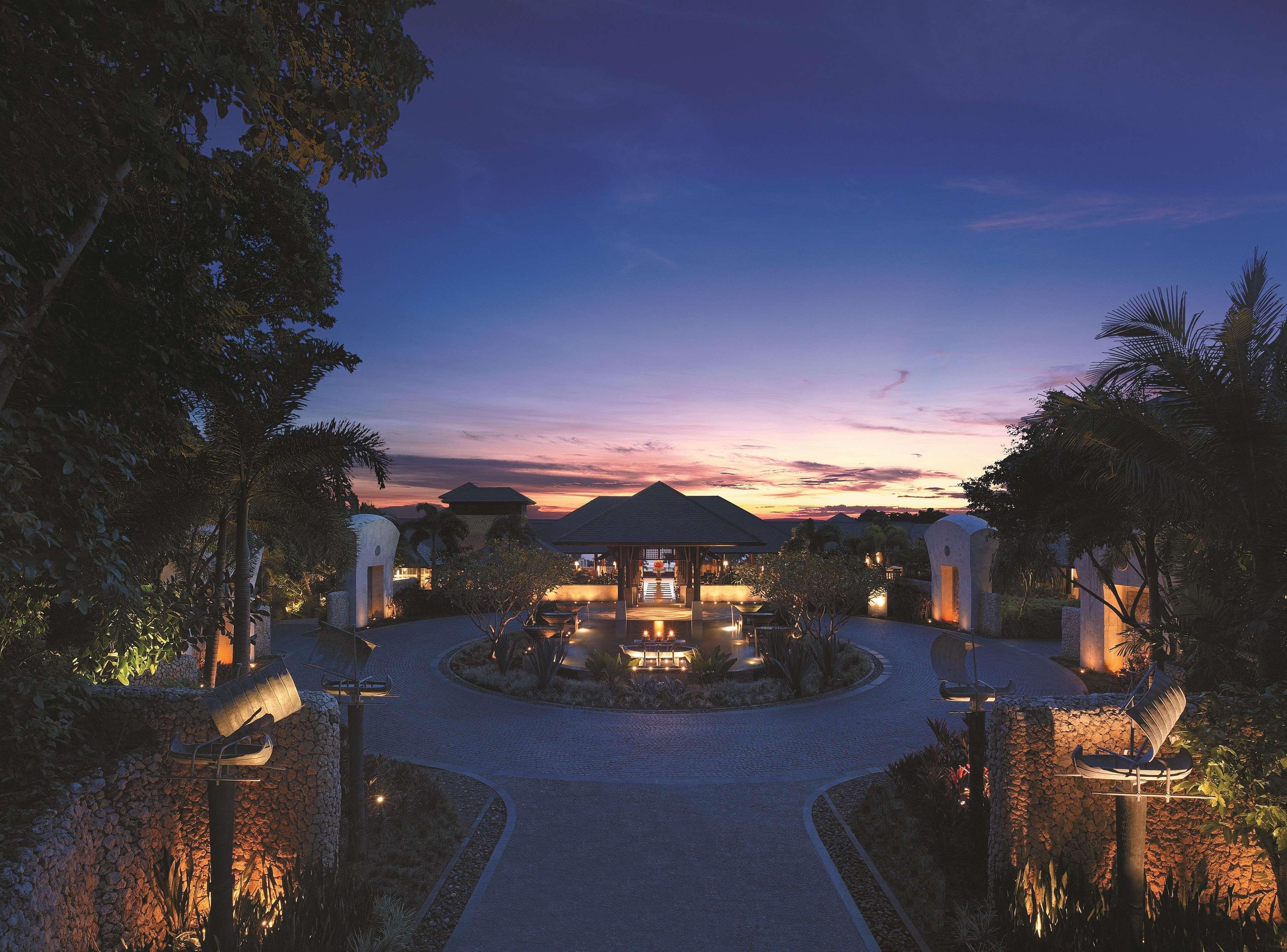 Shangri-La Boracay Exteriér fotografie The entrance to the resort