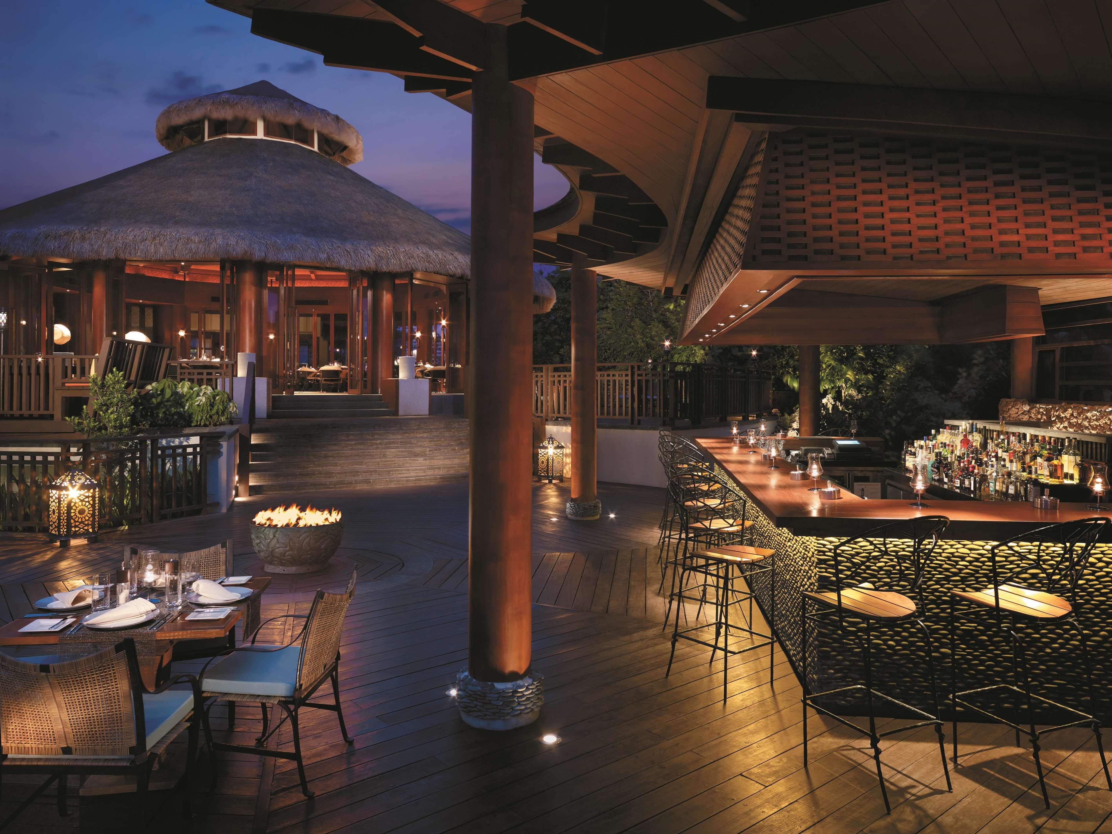 Shangri-La Boracay Exteriér fotografie The bar at the top of the hotel