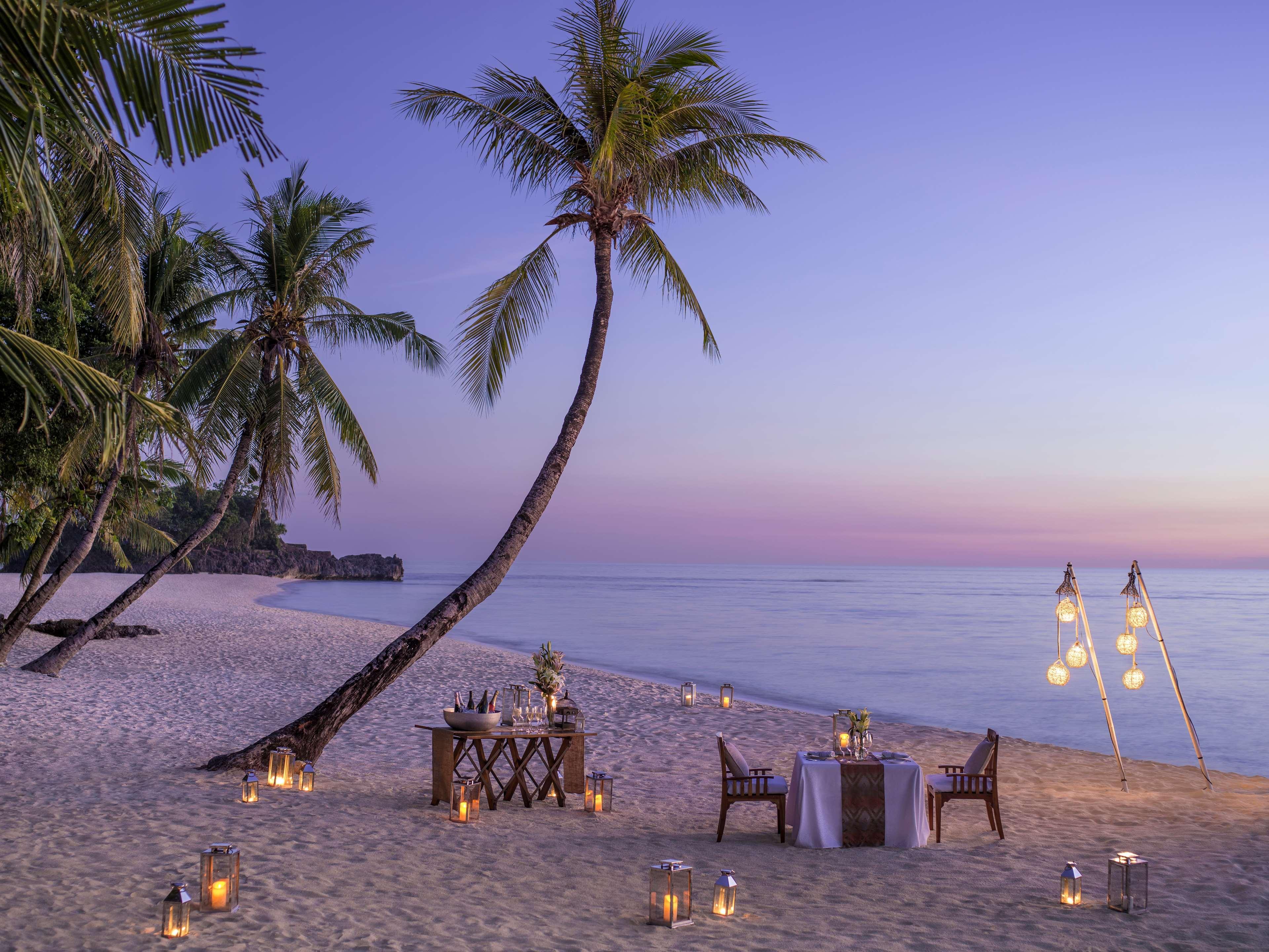 Shangri-La Boracay Exteriér fotografie Beachfront dining at the resort