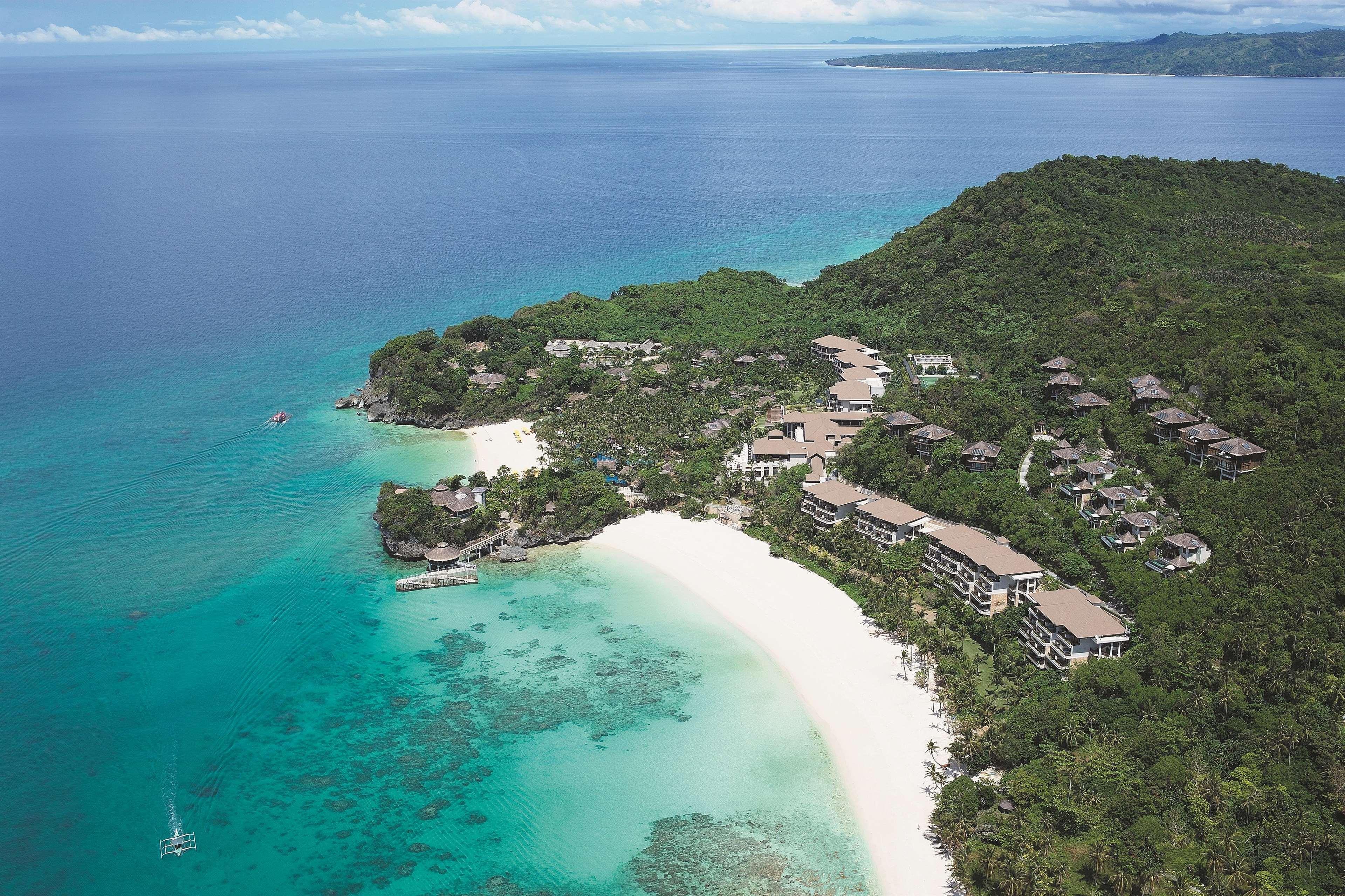 Shangri-La Boracay Exteriér fotografie Aerial view of Pangkor Laut Resort