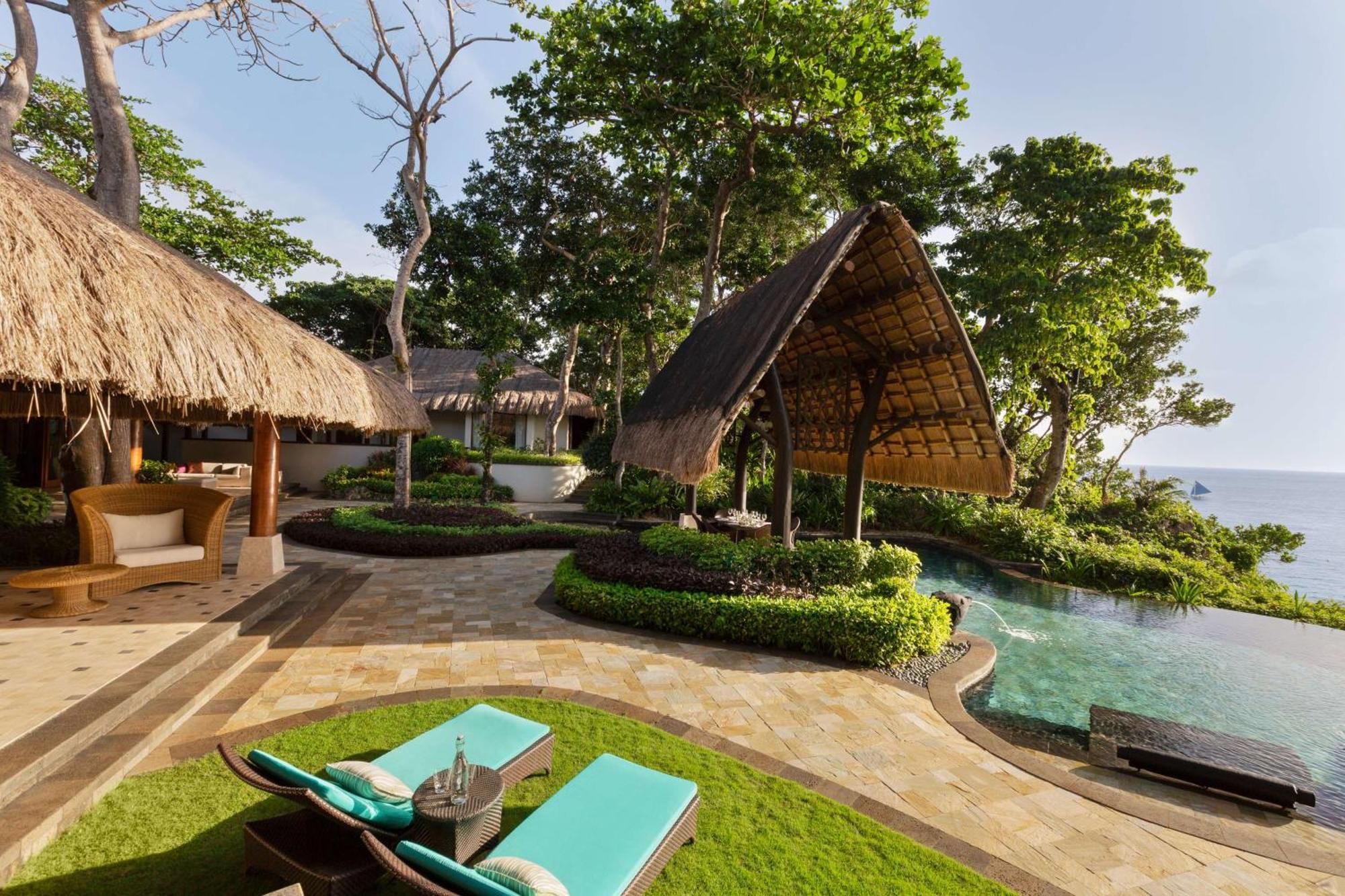 Shangri-La Boracay Exteriér fotografie The resort's pool